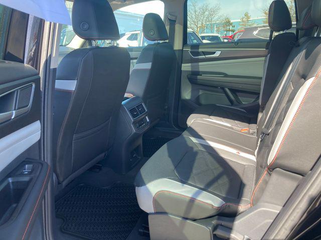 new 2026 Volkswagen Atlas car, priced at $48,321