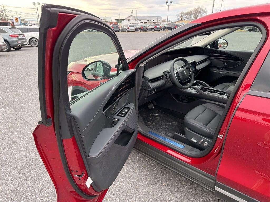new 2026 Lincoln Nautilus car, priced at $59,740
