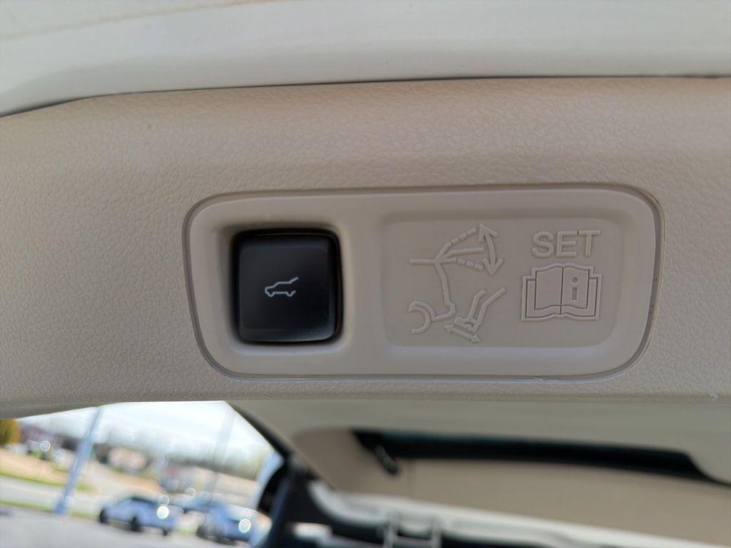 used 2021 Lincoln Navigator car, priced at $44,499