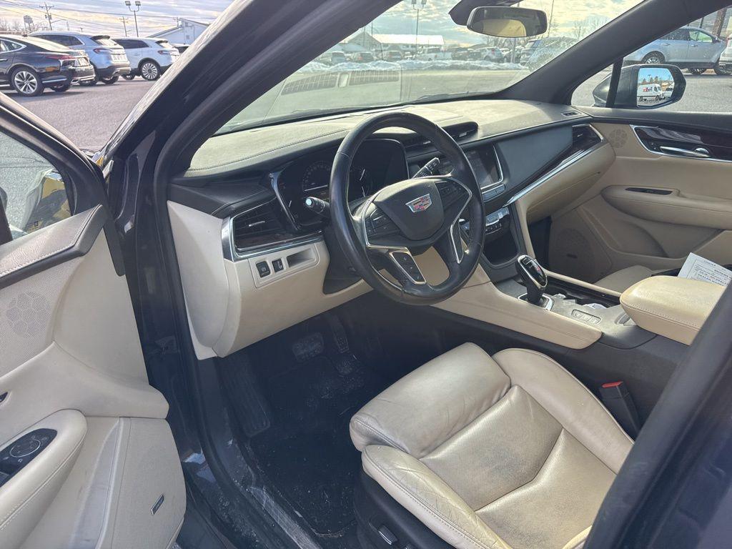 used 2017 Cadillac XT5 car, priced at $18,900