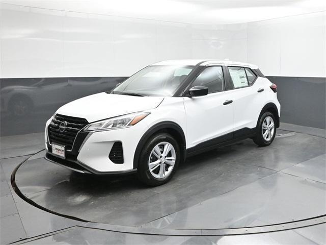 new 2025 Nissan Kicks Play car, priced at $21,495