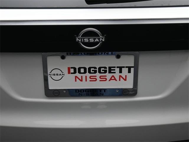 new 2025 Nissan Kicks car, priced at $28,995