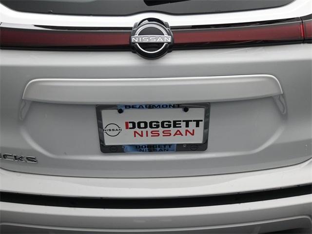 new 2025 Nissan Kicks Play car, priced at $21,400