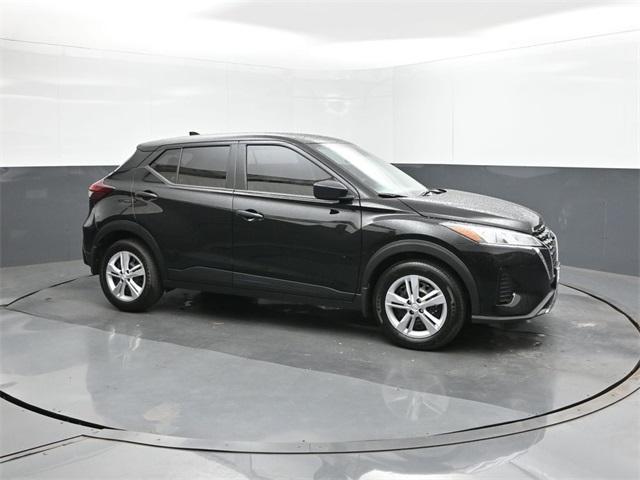 new 2025 Nissan Kicks Play car, priced at $21,995