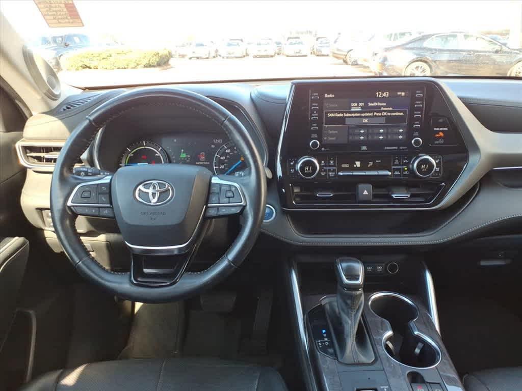 used 2020 Toyota Highlander Hybrid car, priced at $31,285