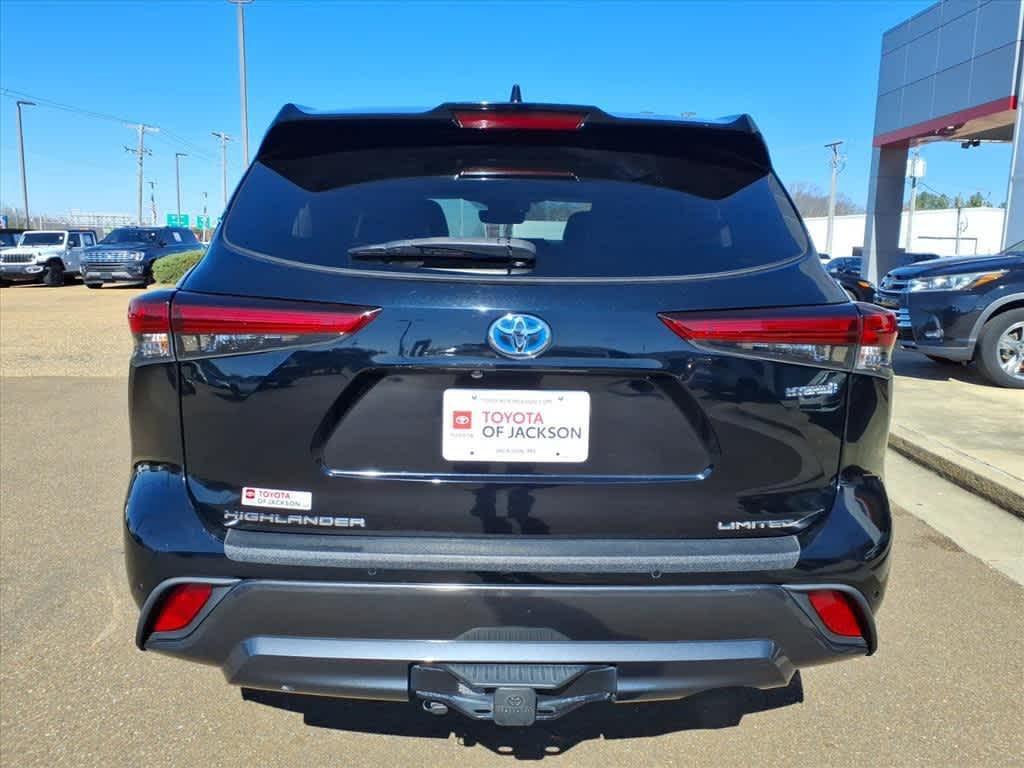 used 2020 Toyota Highlander Hybrid car, priced at $31,285