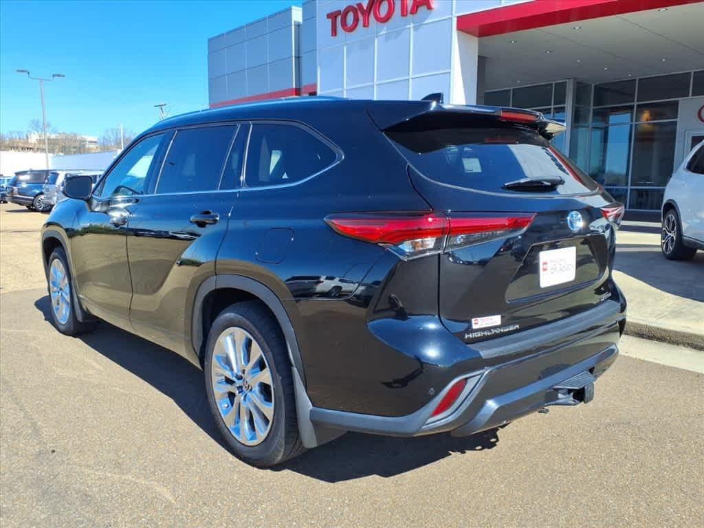 used 2020 Toyota Highlander Hybrid car, priced at $31,285