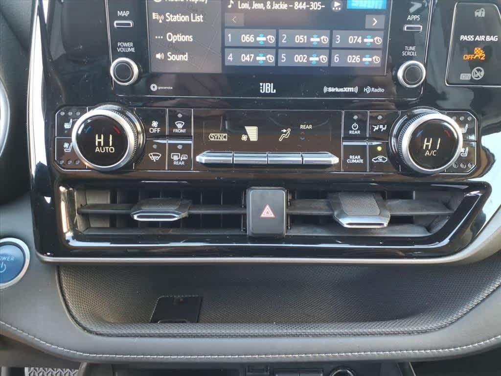 used 2020 Toyota Highlander Hybrid car, priced at $31,285