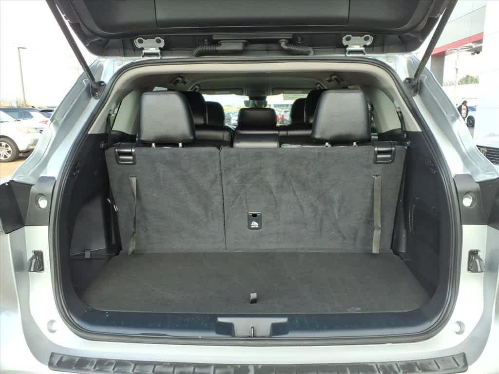 used 2022 Toyota Highlander car, priced at $26,437