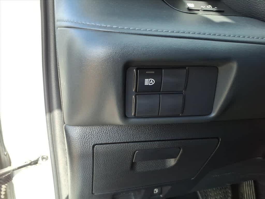 used 2022 Toyota Highlander car, priced at $26,437