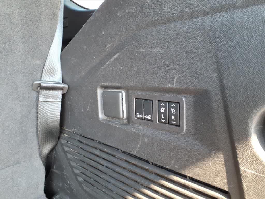 used 2023 GMC Yukon car, priced at $54,495