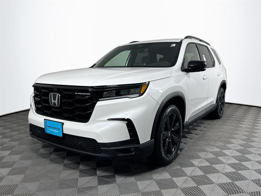 new 2025 Honda Pilot car, priced at $55,530