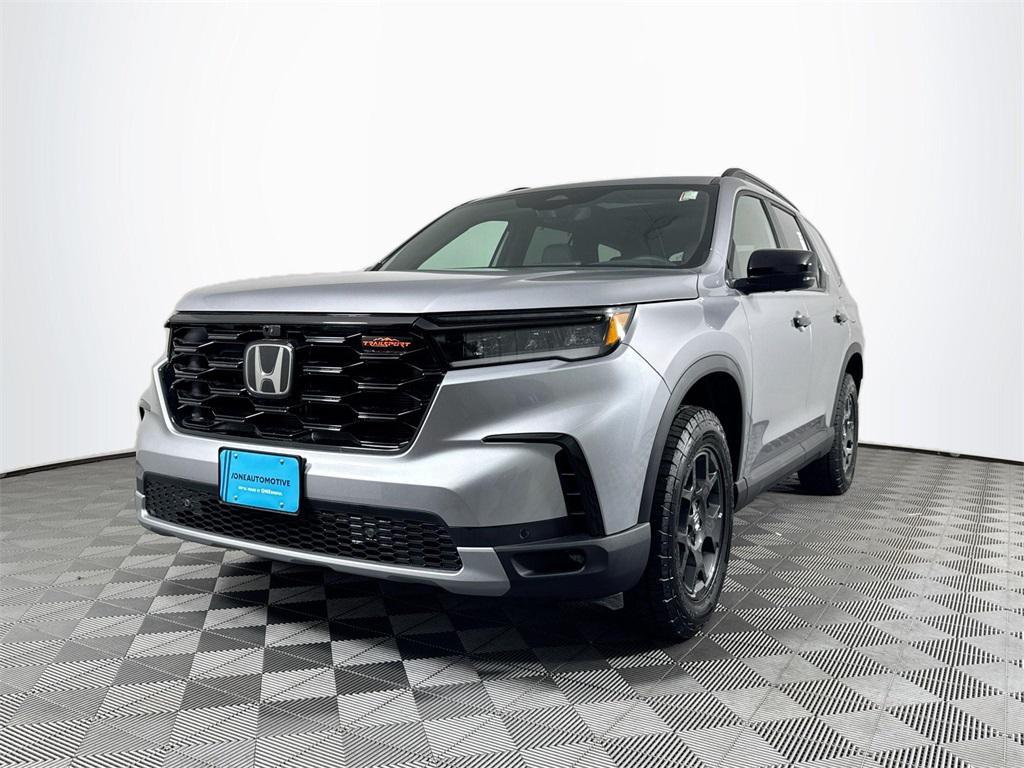 new 2025 Honda Pilot car, priced at $48,895