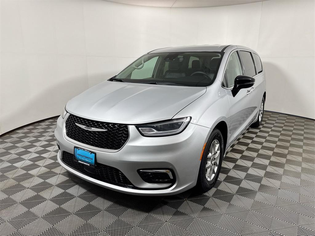 used 2024 Chrysler Pacifica car, priced at $27,222
