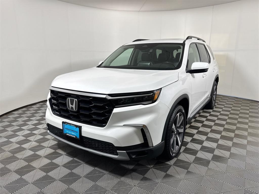 used 2024 Honda Pilot car, priced at $40,422