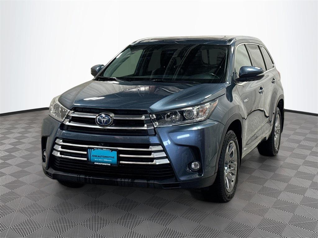 used 2019 Toyota Highlander Hybrid car, priced at $25,998
