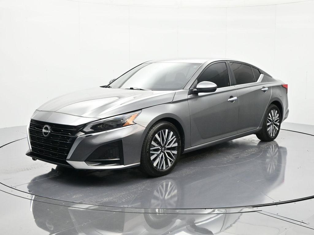 used 2023 Nissan Altima car, priced at $21,999