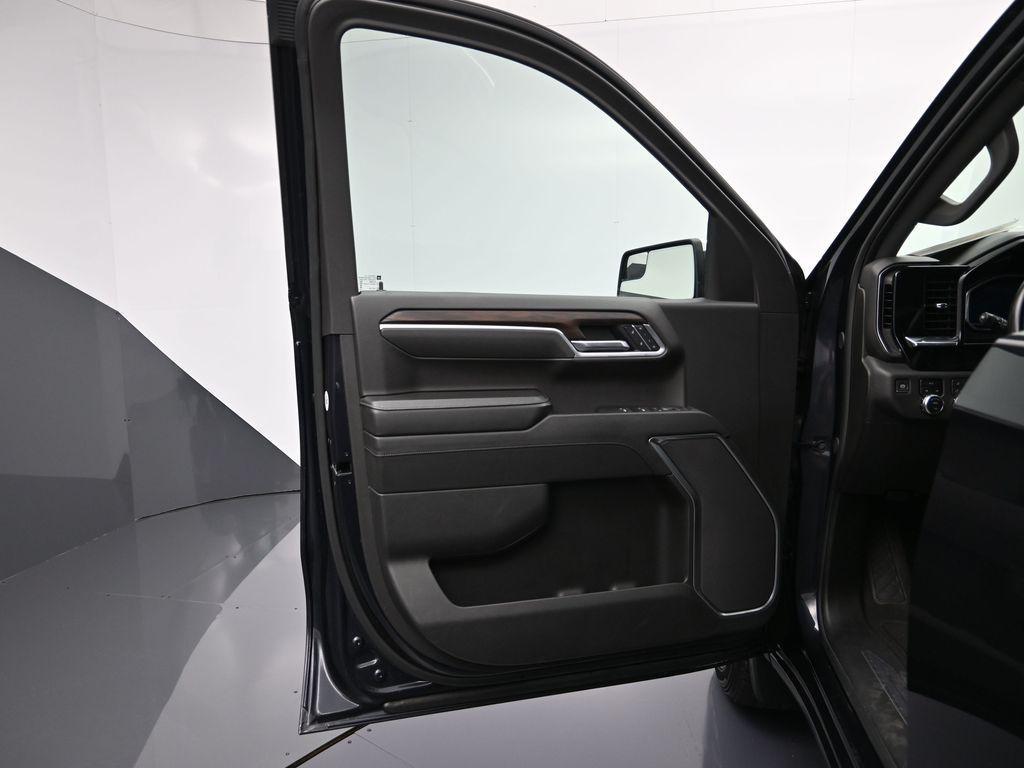 used 2025 GMC Sierra 1500 car, priced at $43,999