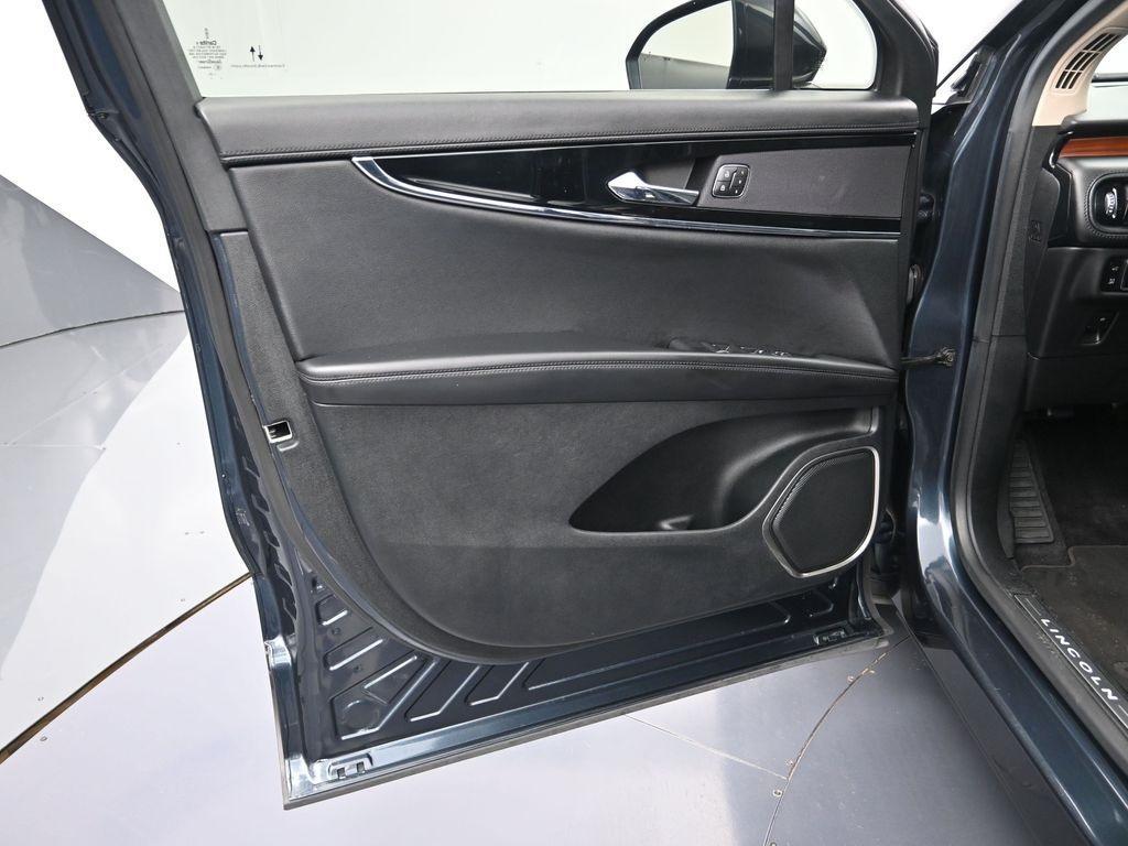 used 2023 Lincoln Nautilus car, priced at $39,991