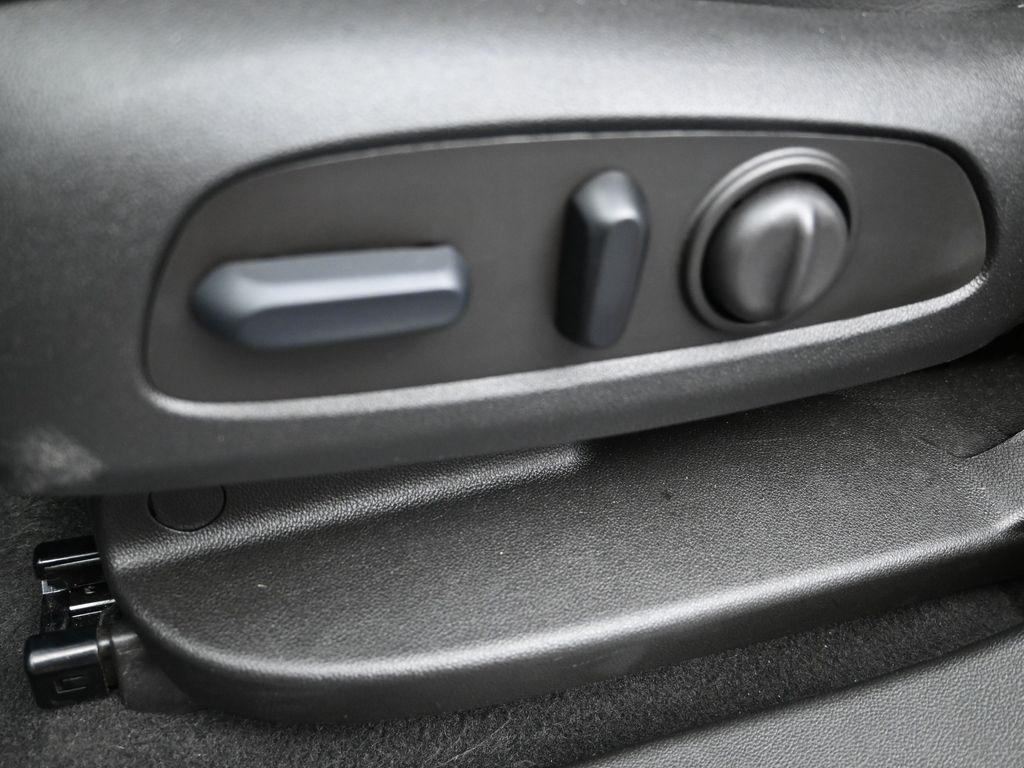 used 2023 GMC Acadia car, priced at $25,999