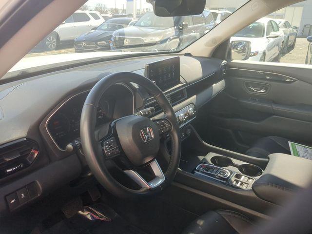 used 2025 Honda Pilot car, priced at $42,400