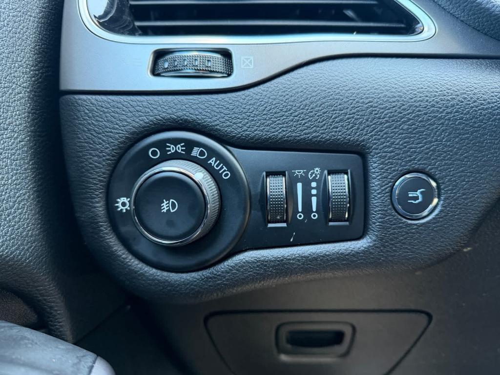 used 2019 Jeep Cherokee car, priced at $15,999