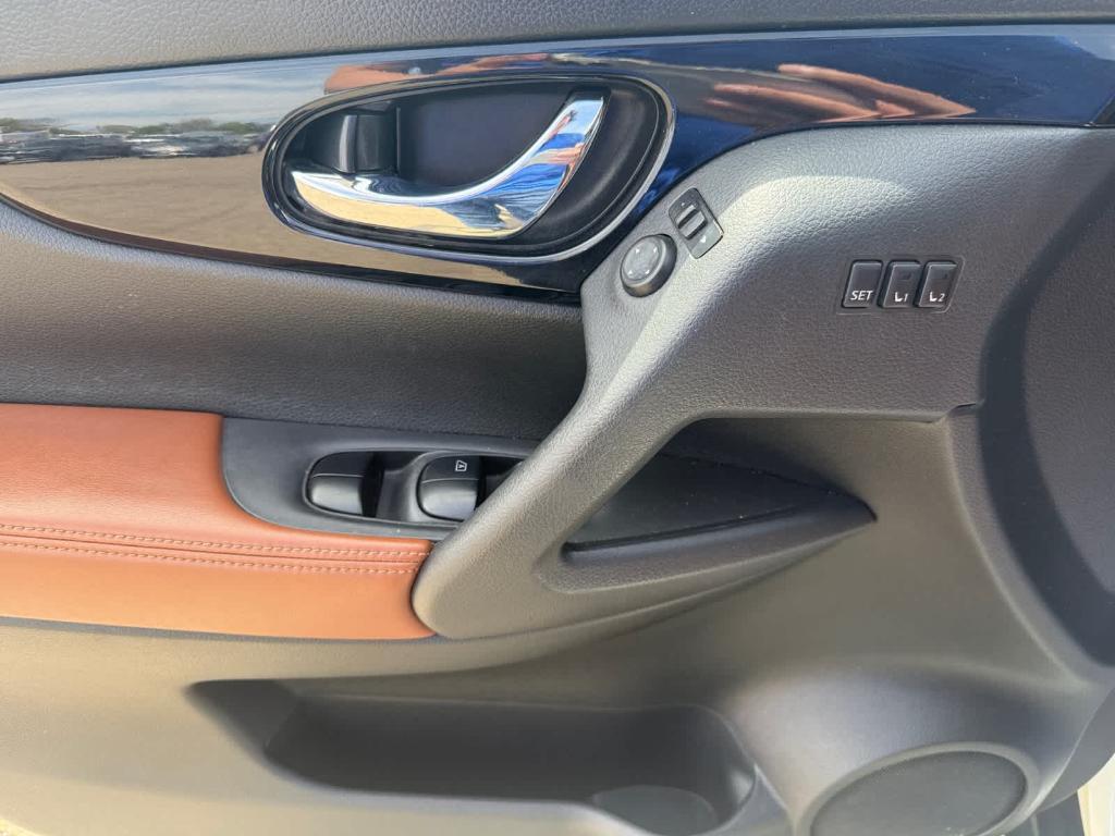 used 2018 Nissan Rogue car, priced at $17,513