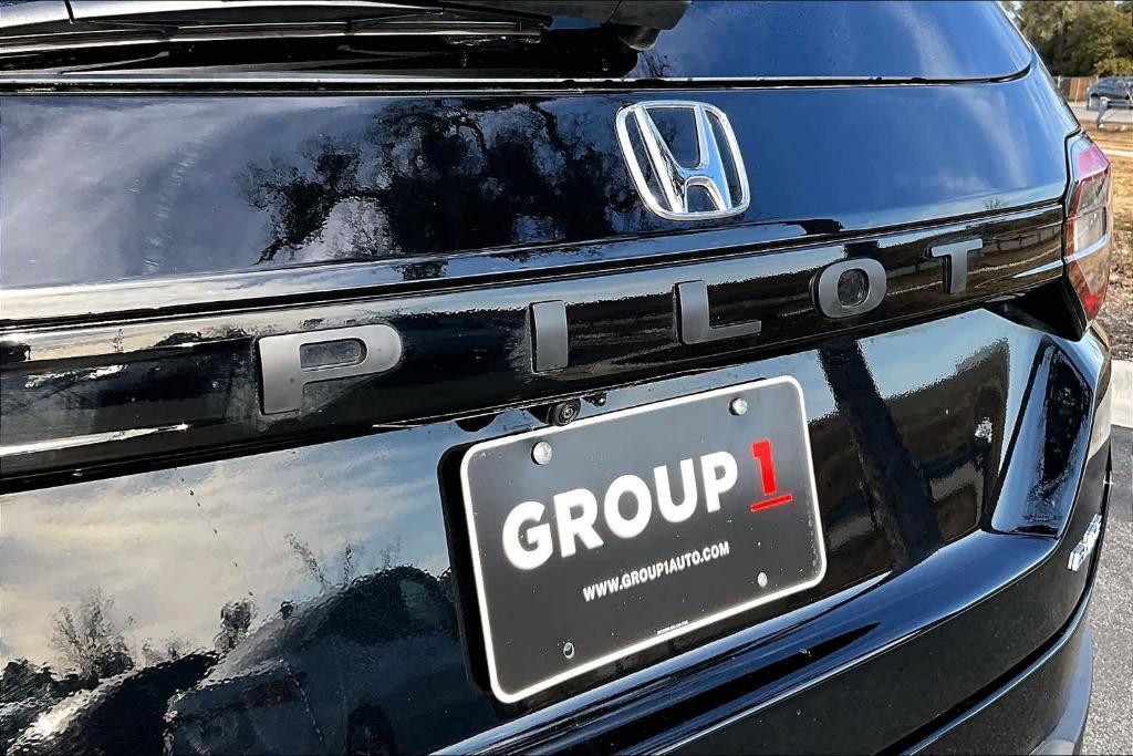 used 2025 Honda Pilot car, priced at $47,788