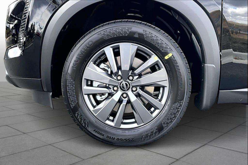 new 2026 Nissan Pathfinder car, priced at $42,735
