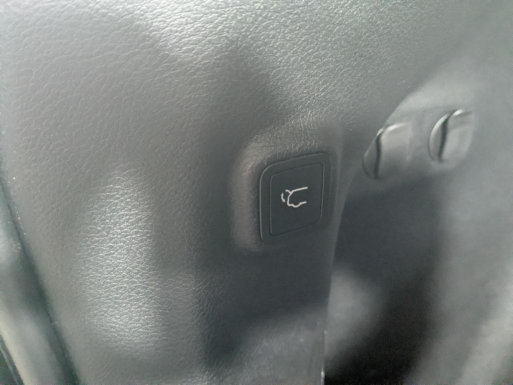 used 2021 Jeep Cherokee car, priced at $19,613