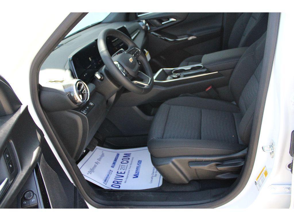 new 2026 Chevrolet Equinox car, priced at $32,065