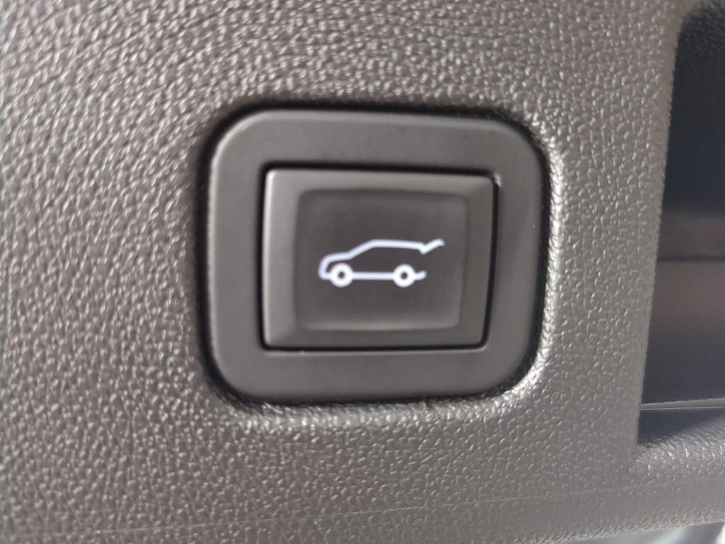 used 2024 Chevrolet Equinox car, priced at $25,012