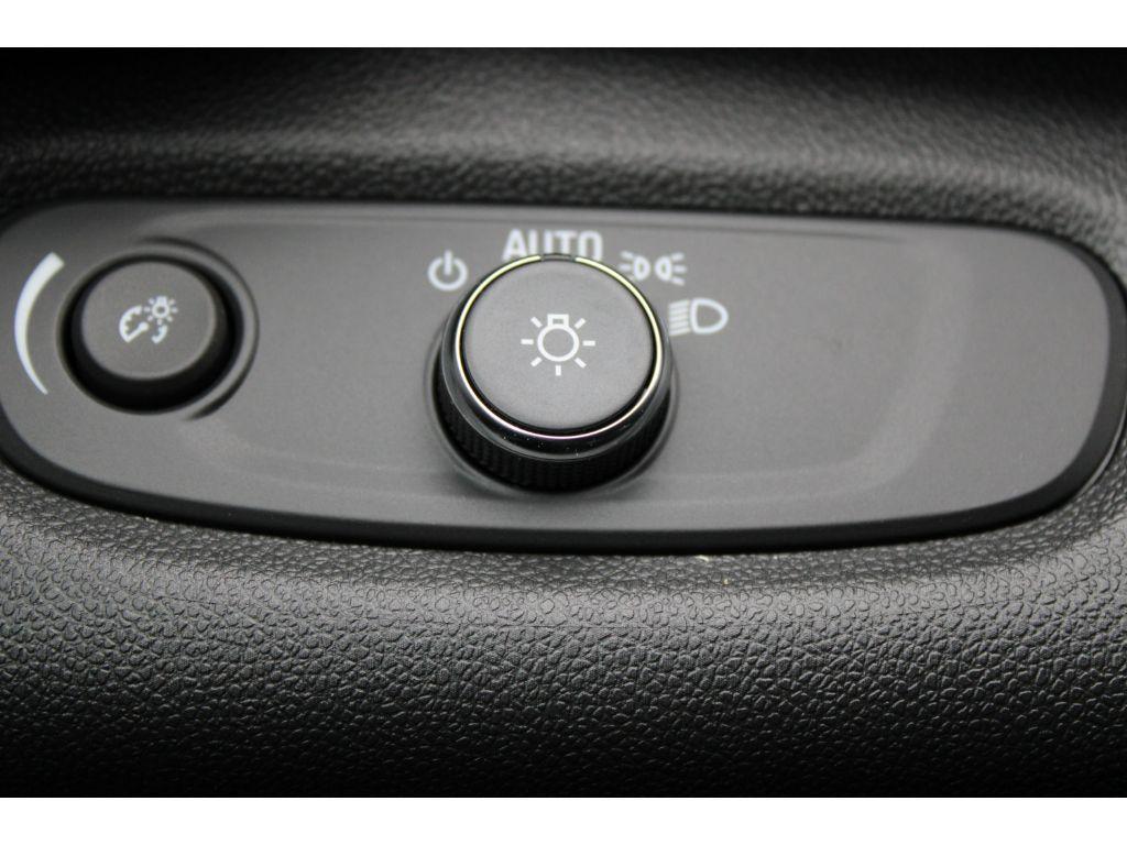 new 2025 Chevrolet Trax car, priced at $25,640