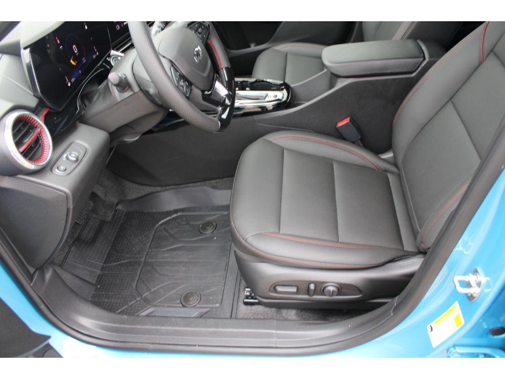 new 2025 Chevrolet Trax car, priced at $25,640