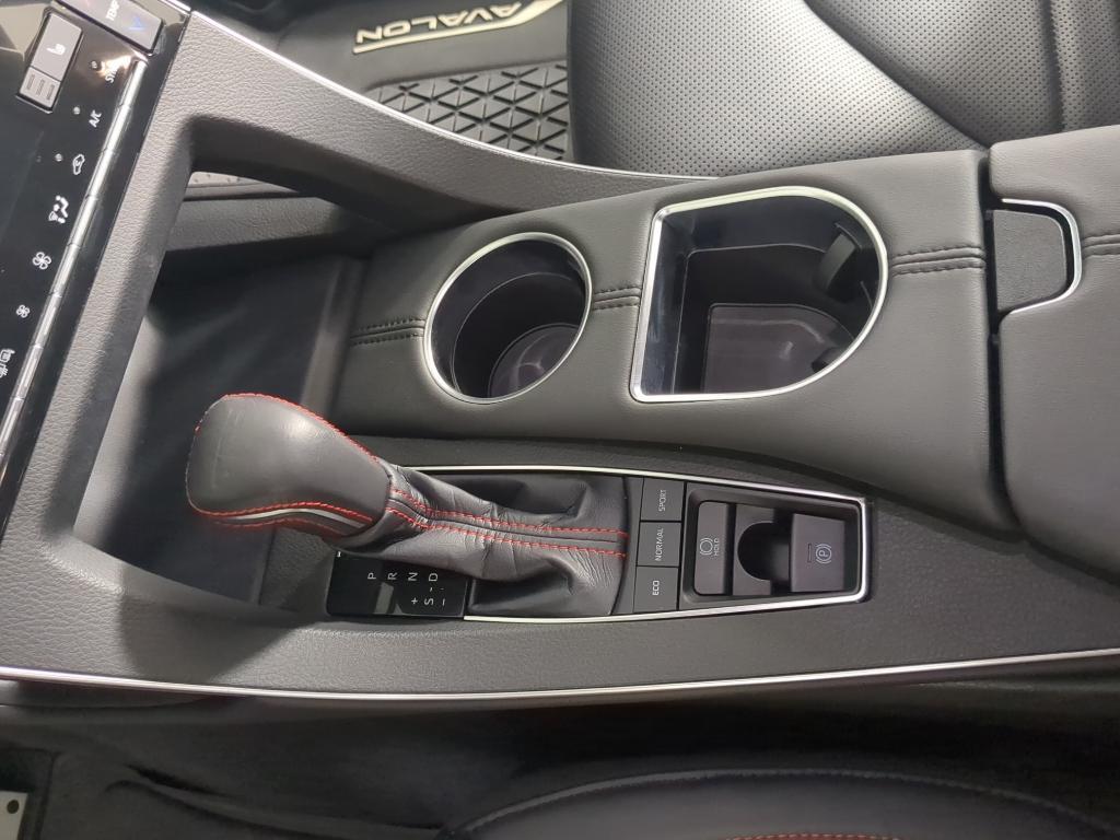 2020 Wind Chill Pearl Toyota Avalon