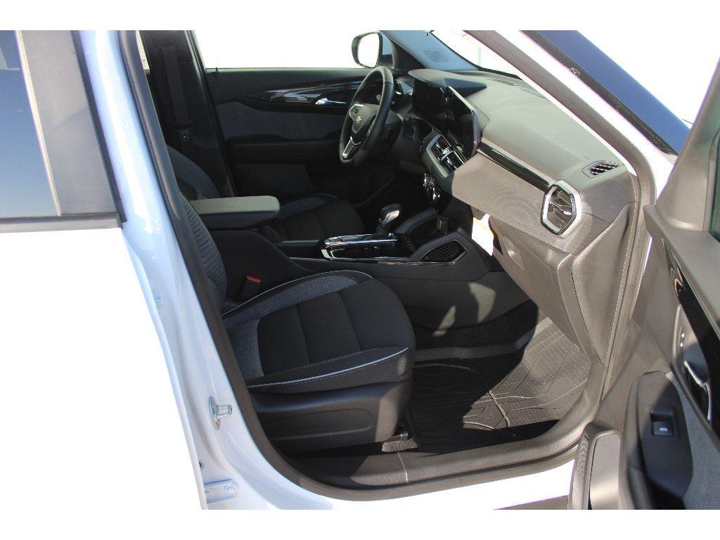 new 2025 Chevrolet TrailBlazer car, priced at $24,000