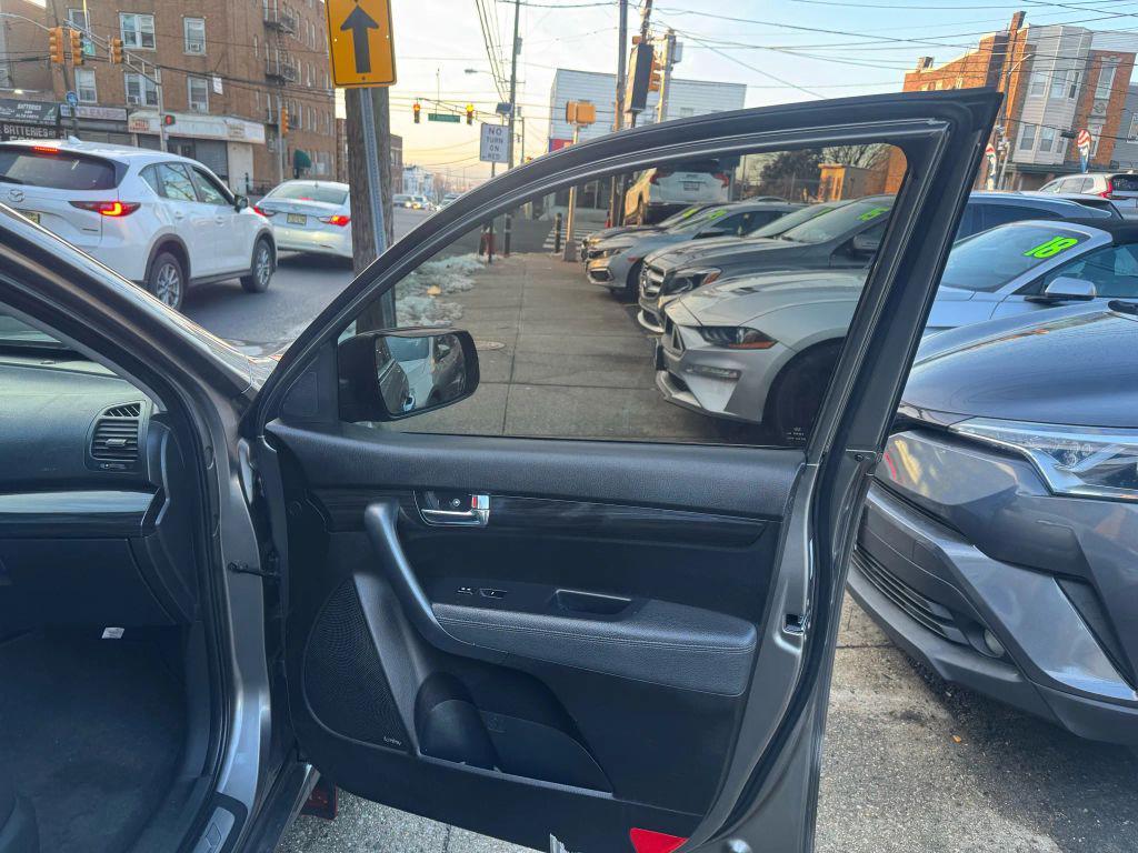 used 2013 Kia Sorento car, priced at $3,999