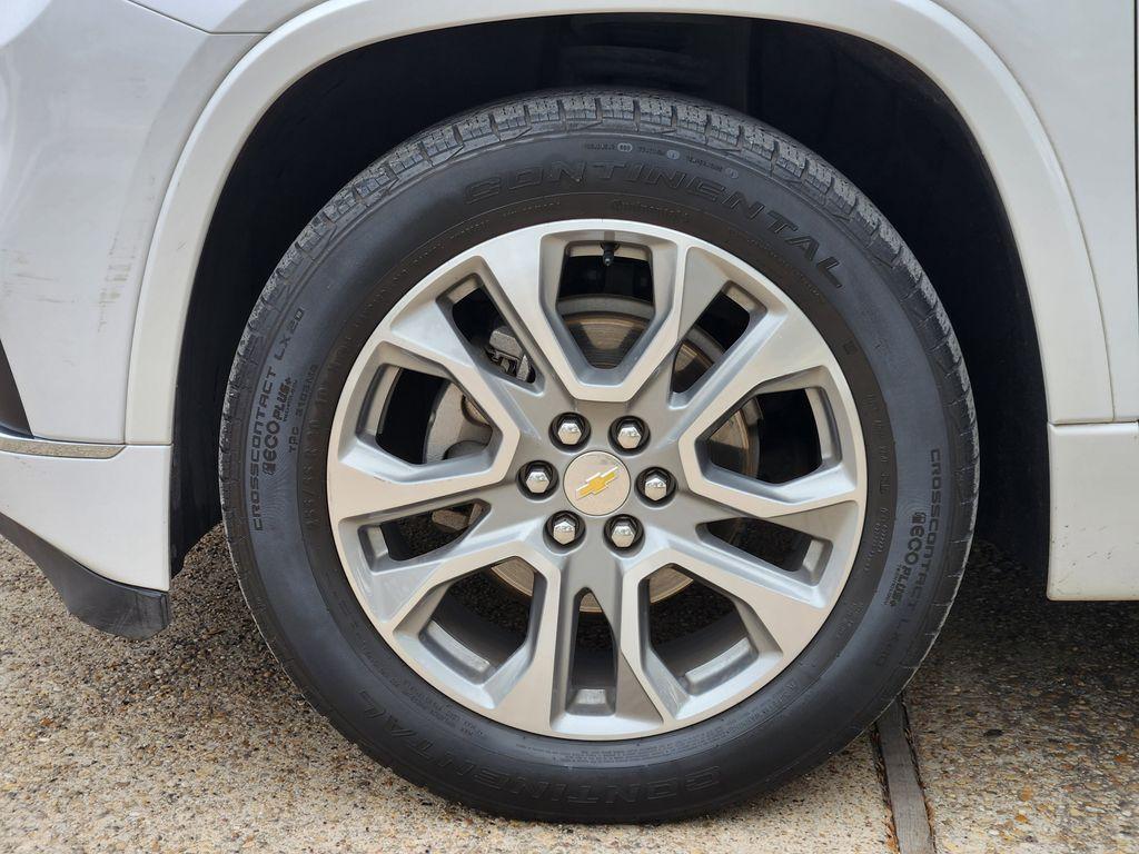 used 2020 Chevrolet Traverse car, priced at $21,900