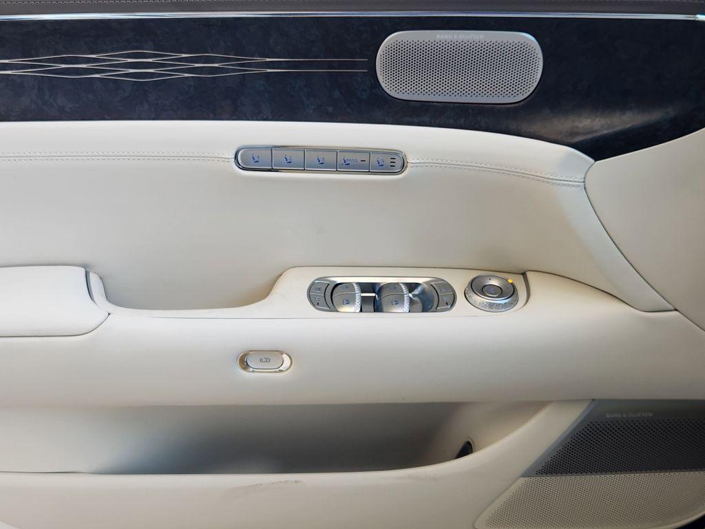 new 2026 Genesis G90 car, priced at $100,545