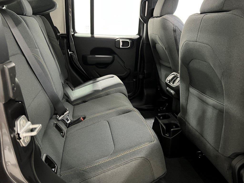 new 2025 Jeep Gladiator car, priced at $39,007