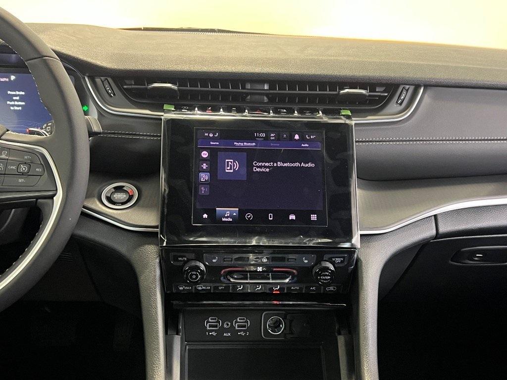 new 2025 Jeep Grand Cherokee car, priced at $40,840