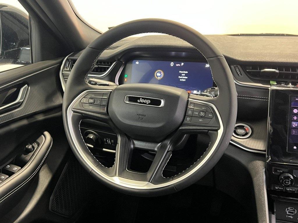 new 2025 Jeep Grand Cherokee car, priced at $40,840