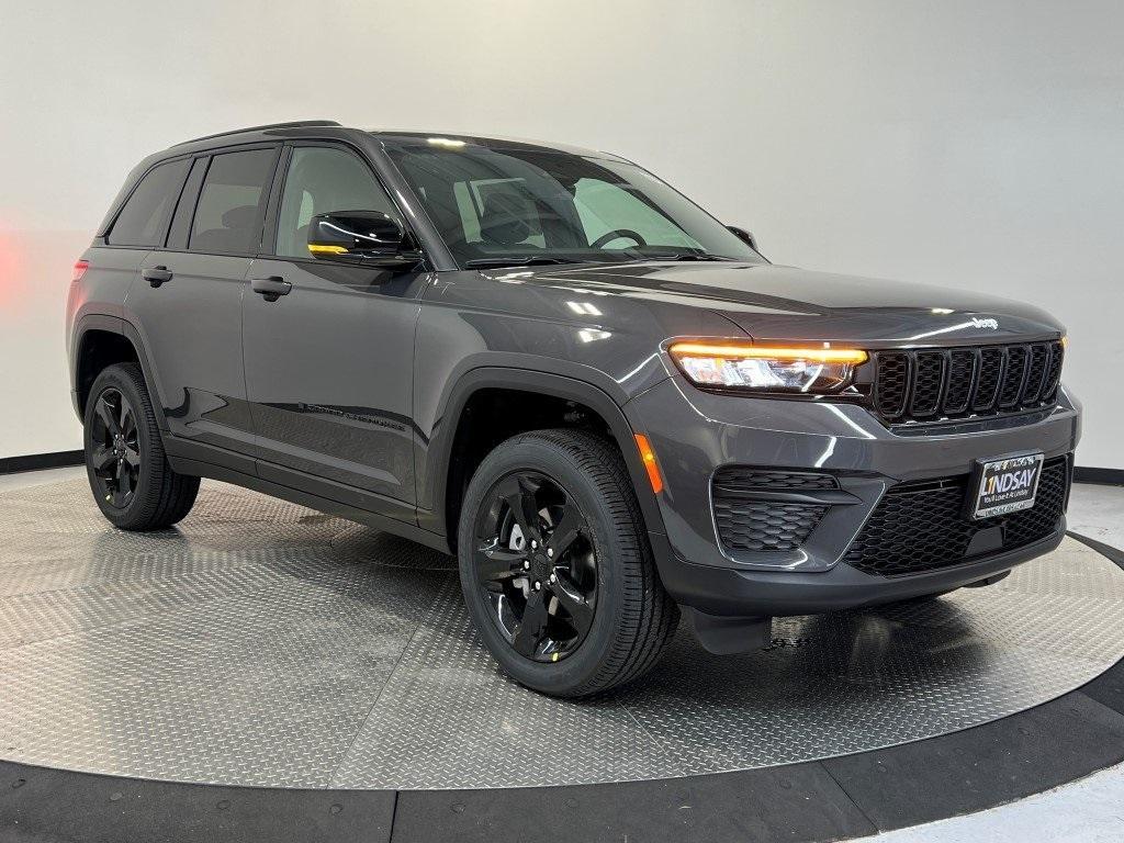 new 2025 Jeep Grand Cherokee car, priced at $40,840