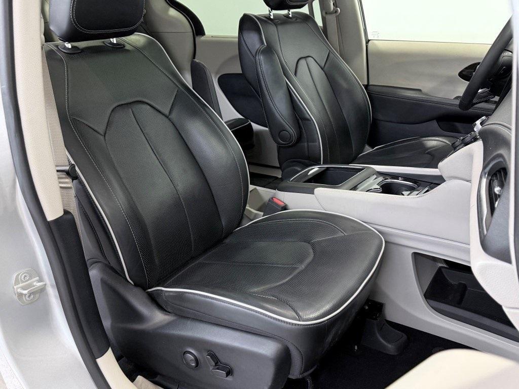 used 2024 Chrysler Pacifica car, priced at $36,000