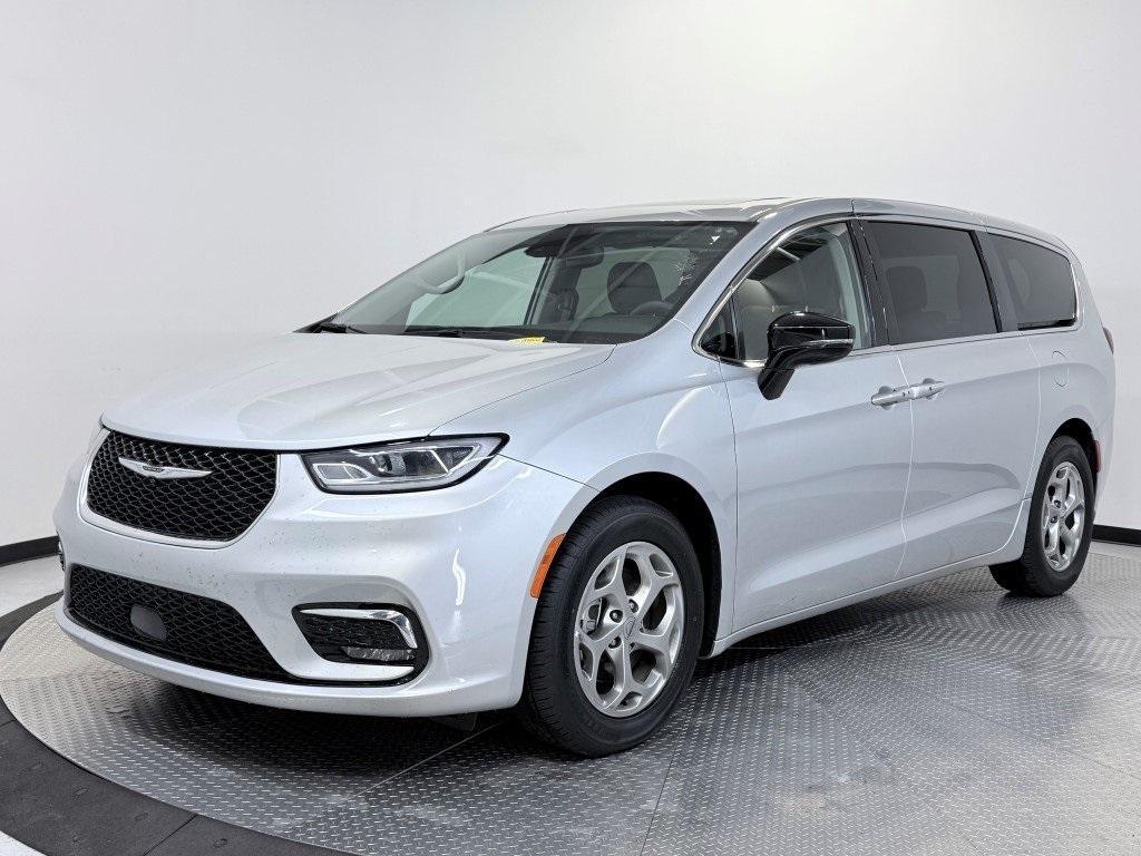 used 2024 Chrysler Pacifica car, priced at $36,000