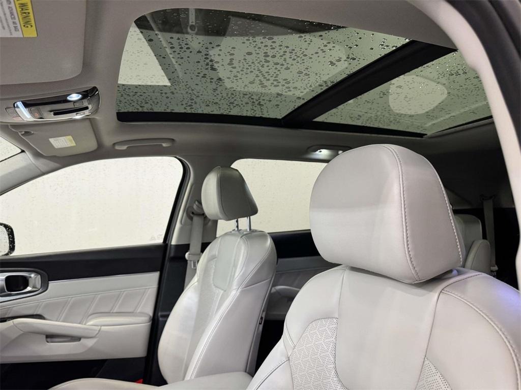 used 2023 Kia Sorento car, priced at $29,900