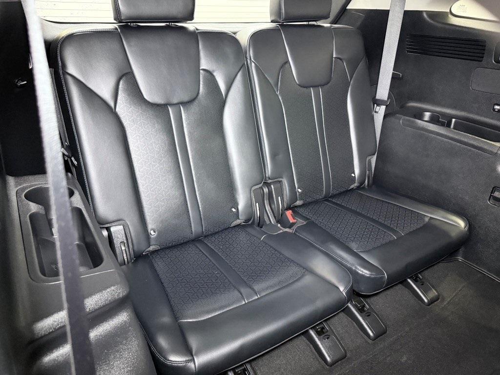 used 2023 Kia Sorento Hybrid car, priced at $29,400