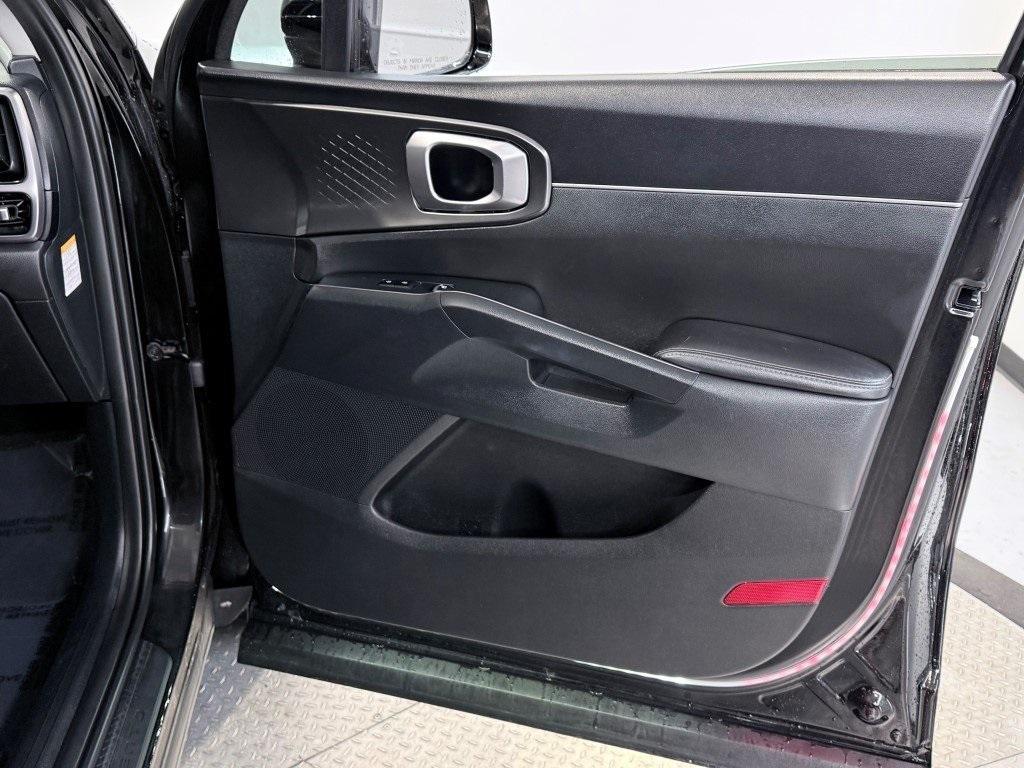 used 2023 Kia Sorento Hybrid car, priced at $29,400