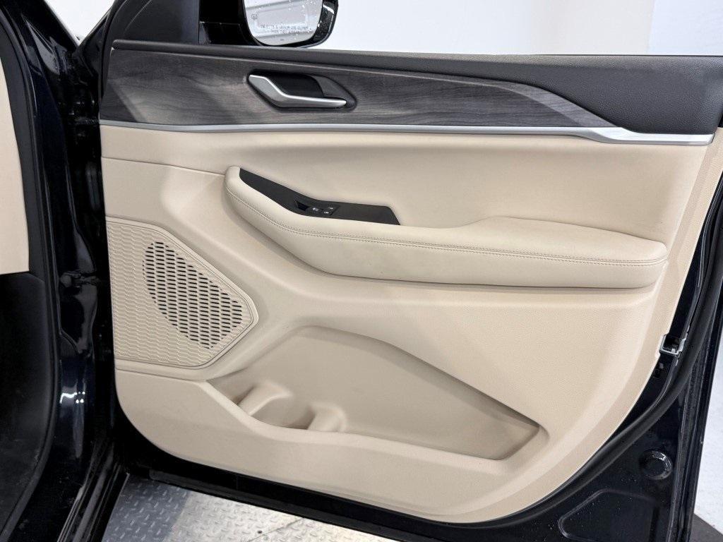 used 2023 Jeep Grand Cherokee L car, priced at $33,800