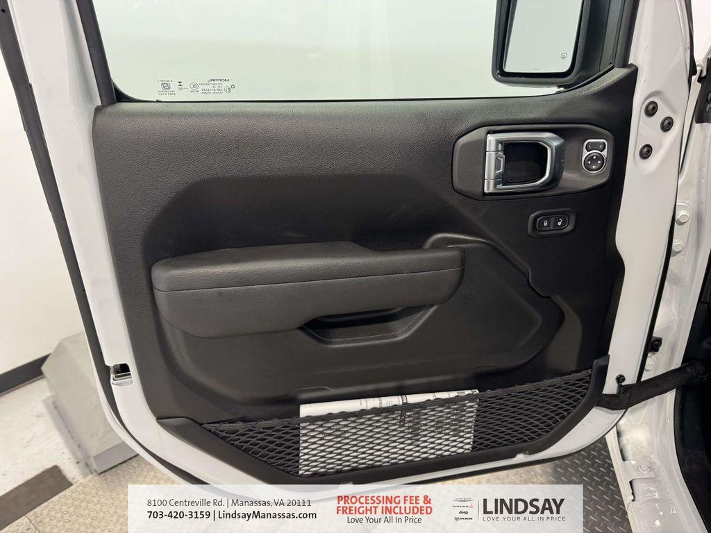 new 2026 Jeep Gladiator car, priced at $50,990